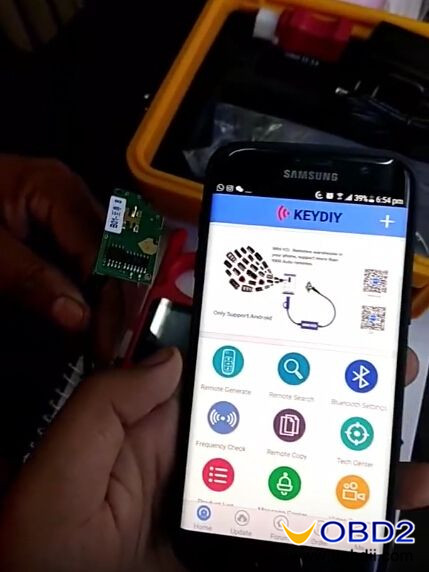 keydiy-mini-kd-mobile-remote-maker-generate-skoda-rapid-remote-key-review-5