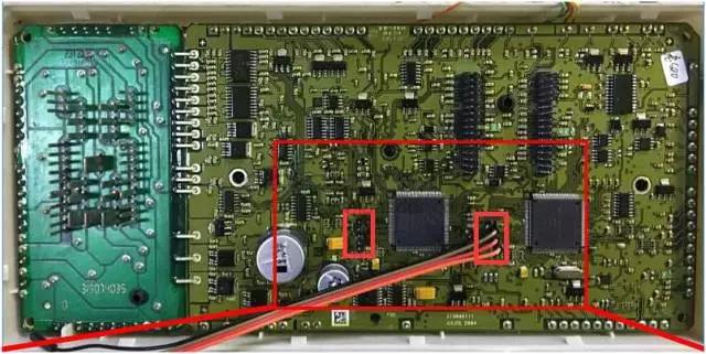 Lonsdor K518ISE programs Volvo S40 key and remote key (1)